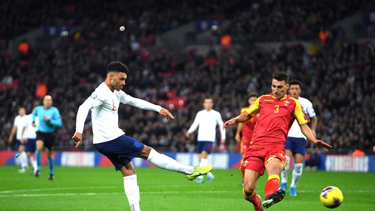 Alex Oxlade-Chamberlain marca el primer gol de Inglaterra 