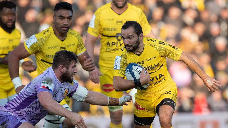 Alexis Bales looks to attack for La Rochelle