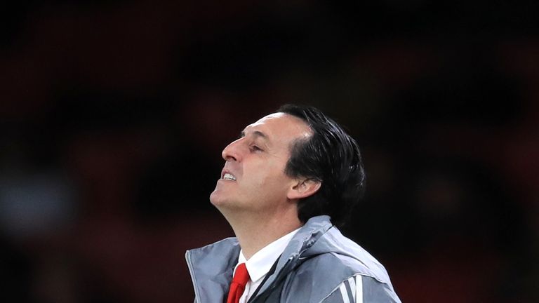 Arsenal manager Unai Emery reacts on the touchline during the Europa League match against Eintracht Frankfurt