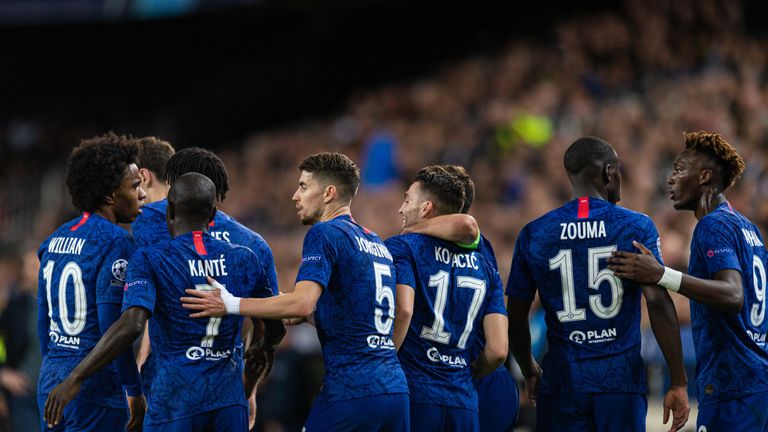 Los jugadores del Chelsea celebran el gol de Mateo Kovacic