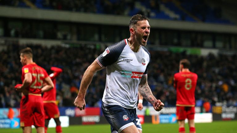 Daryl Murphy scored a last-gasp winner for Bolton against MK Dons