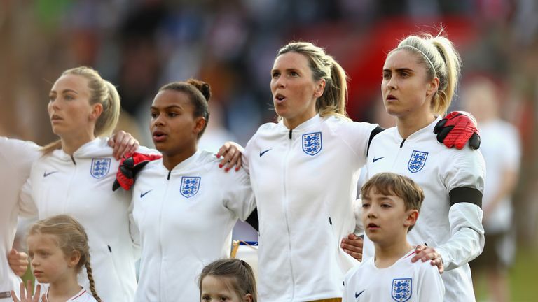 A Steph Houghton le gustaría ganar un gran trofeo con Inglaterra en los próximos diez años.