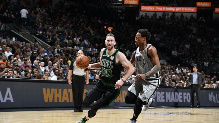 Gordon Hayward se enfrenta a un hechizo al margen después de fracturarse la mano