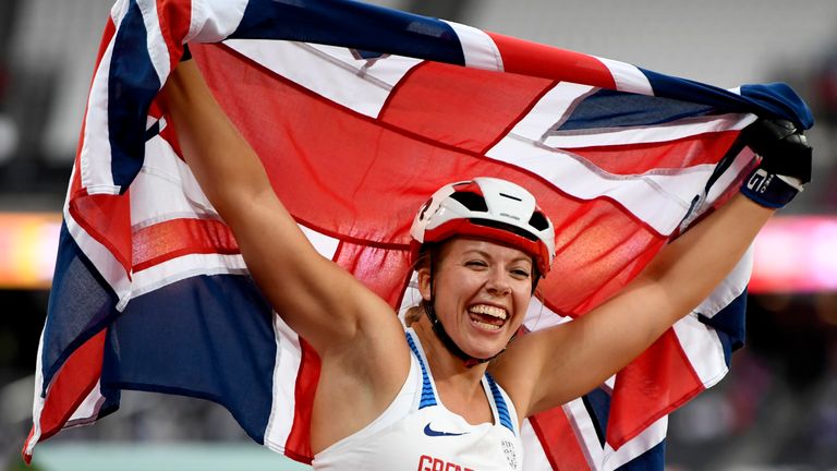 Hannah Cockroft of Great Britain celebrates victory in the Women&#39;s 800m T34 Final during day four of the IPC World ParaAthletics Championships 2017 at the London Stadium on July 17, 2017 in London, England