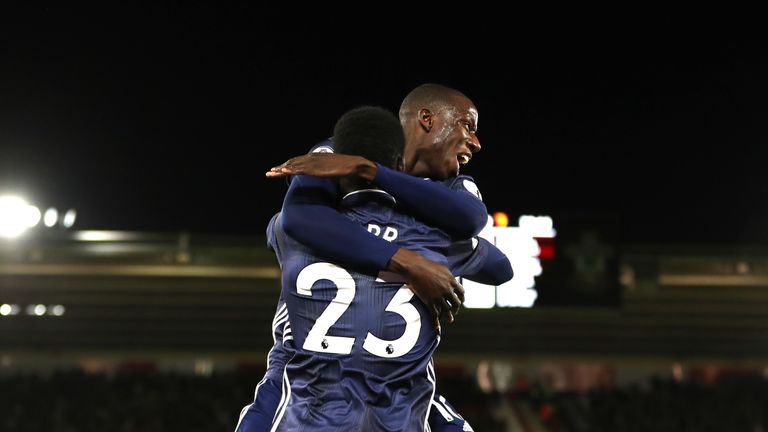 Ismaila Sarr celebra después de marcar el primer partido en St Mary's