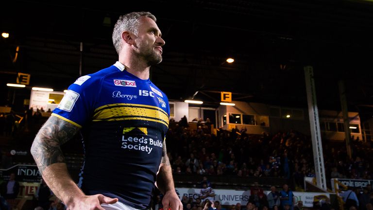 Picture by Alex Whitehead/SWpix.com - 02/10/2015 - Rugby League - First Utility Super League - Leeds Rhinos v St Helens - Headingley Carnegie Stadium, Leeds, England - Leeds' Jamie Peacock runs out to warm up.