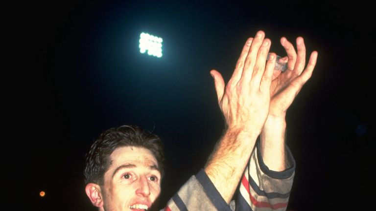 1992: Widnes Captain Jonathan Davies applauds after their victory in the Regal Trophy final against Leeds. Widnes won the match 24-0. \ Mandatory Credit: Gary M Prior/Allsport