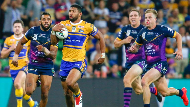 Picture by Brendon Ratnayake/SWpix.com/PhotosportNZ - 16/02/2018 - Rugby League - Dacia World Club Challenge - Melbourne Storm v Leeds Rhinos - Aami Park, Melbourne, Australia - Kallum Watkins of Leeds Rhinos runs with the ball as he is chased