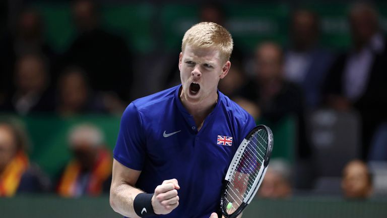 Kyle Edmund beat Feliciano Lopez in straight sets to give Great Britain a 1-0 lead