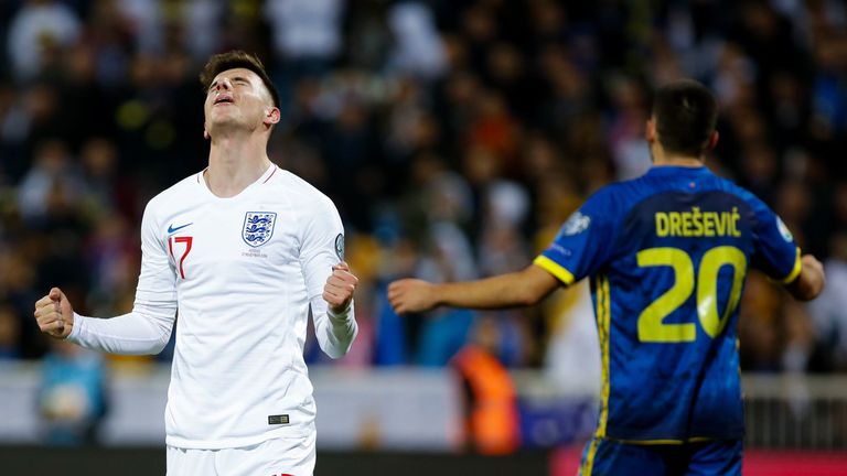 Mason Mount scores his first England goal in 4-0 win vs Kosovo
