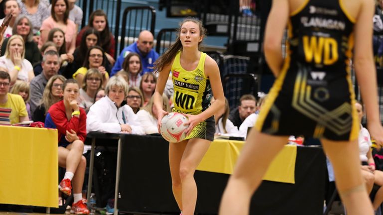 Amy Carter completes Manchester Thunder's core squad for the 2020 season