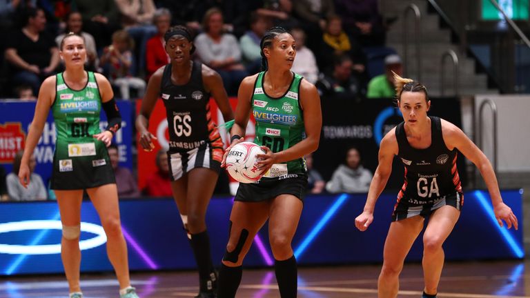 Stacey Francis in Suncorp Super Netball action