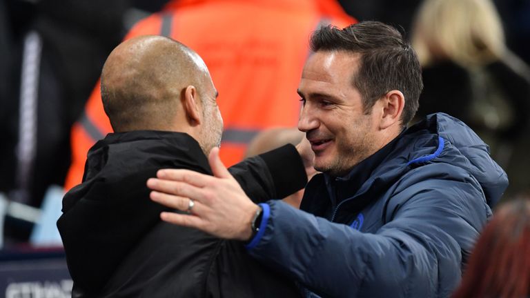 Lampard con el manager de Man City, Pep Guardiola, a principios de esta temporada