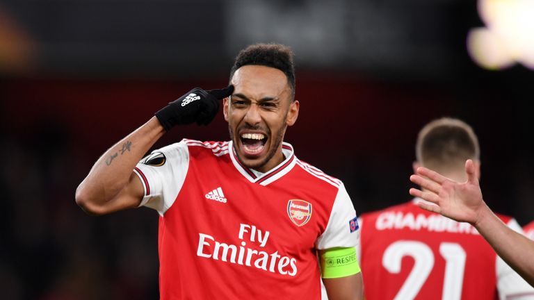Pierre-Emerick Aubameyang of Arsenal celebrates after scoring his team&#39;s first goal during the UEFA Europa League group F match between Arsenal FC and Eintracht Frankfurt 
