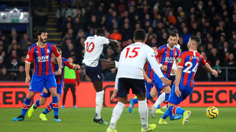 Sadio Mane gives Liverpool a 1-0 lead