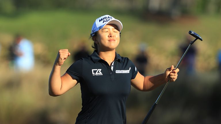 Sei Young Kim made a 25-foot birdie putt on the final green to clinch victory