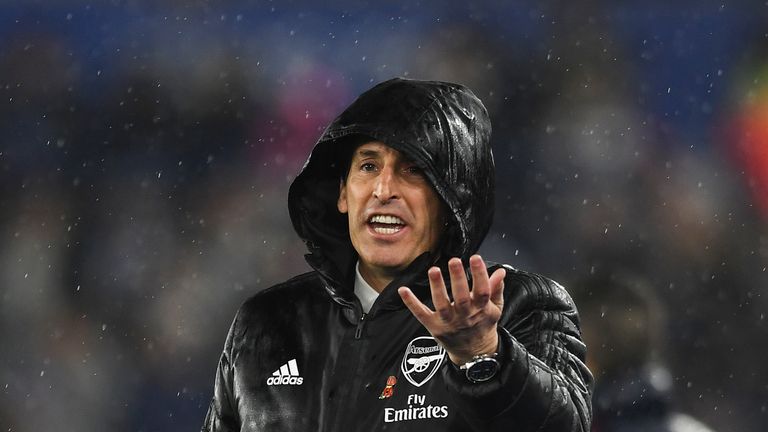 Unai Emery during Arsenal's 2-0 loss to Leicester City at the King Power Stadium