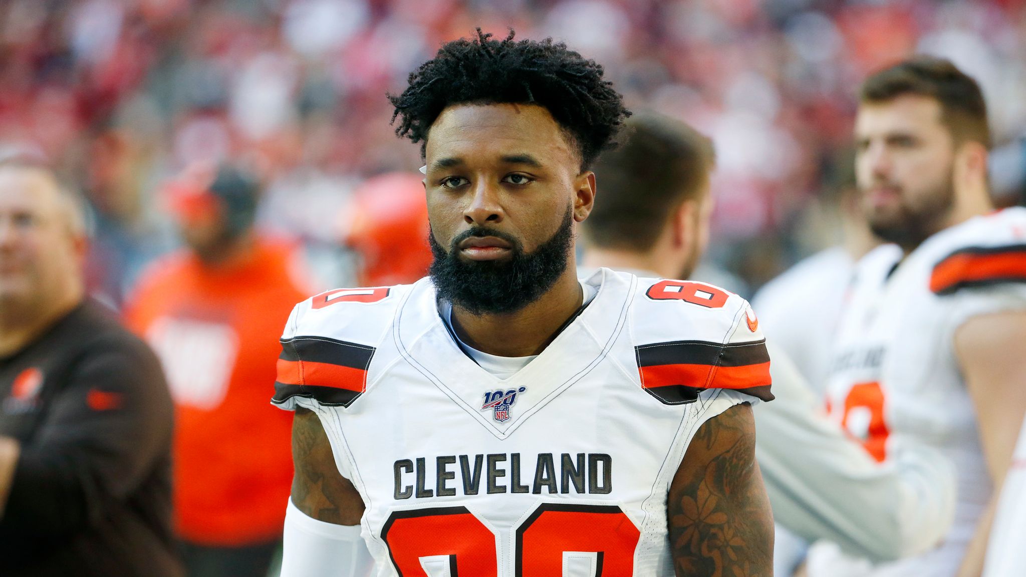 Jarvis Landry injury: Browns WR returns from injury tent to field