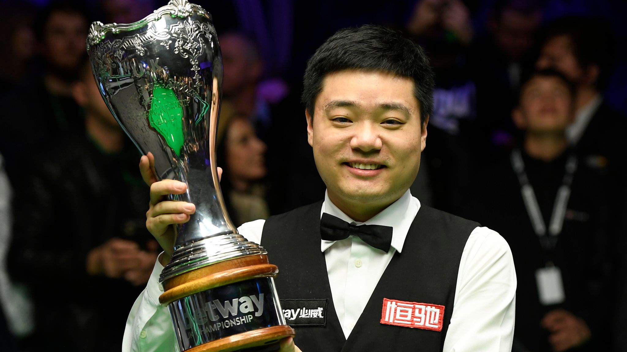 Ding Junhui defeats Stephen Maguire to win UK Snooker Championship Snooker News Sky Sports