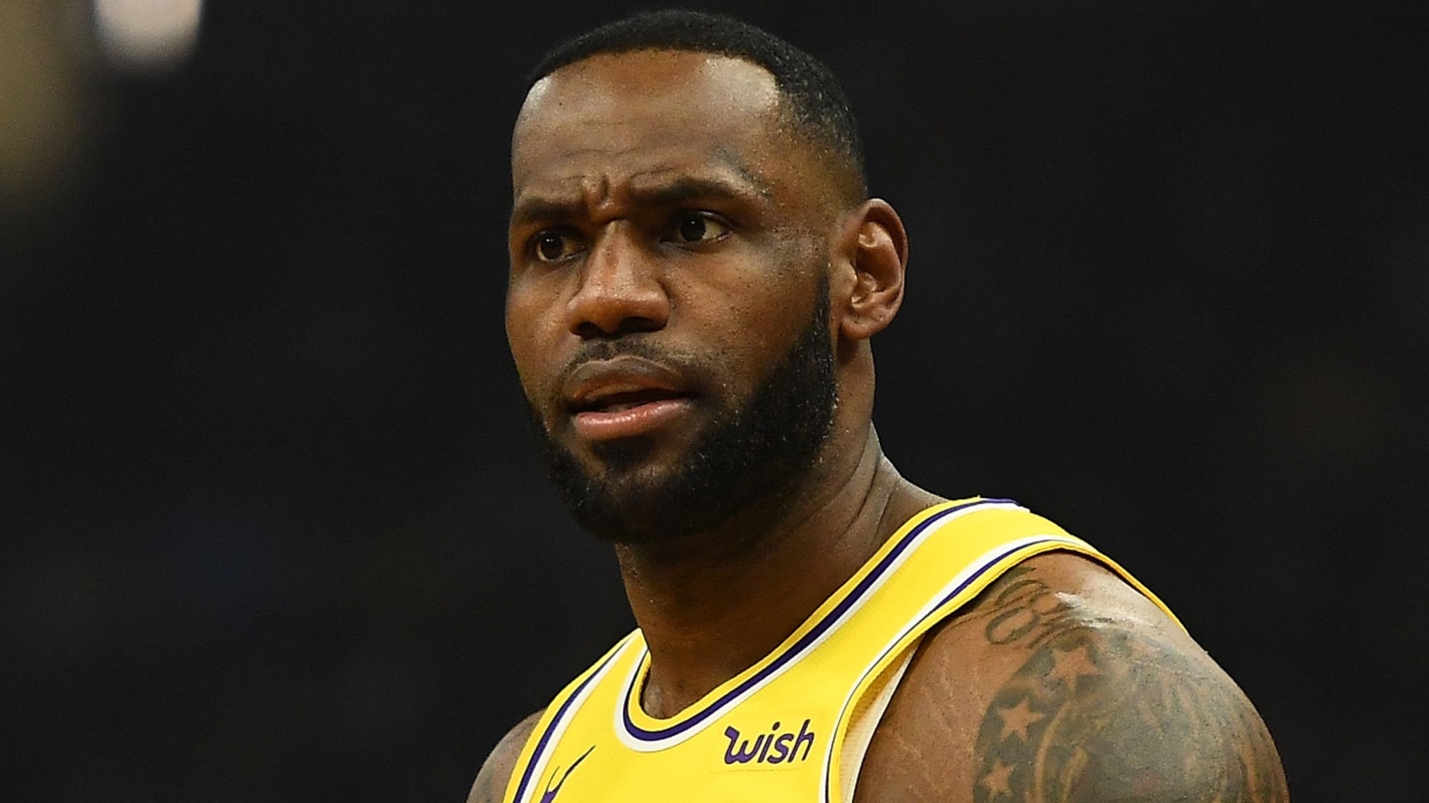 LeBron James out for Lakers vs. Nuggets because of muscle strain