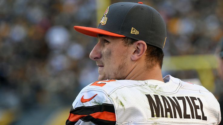 Formed Cleveland Browns quarterback Johnny Manziel