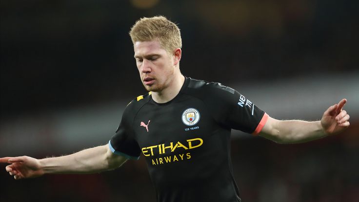 Kevin De Bruyne celebrates for Manchester City against Arsenal