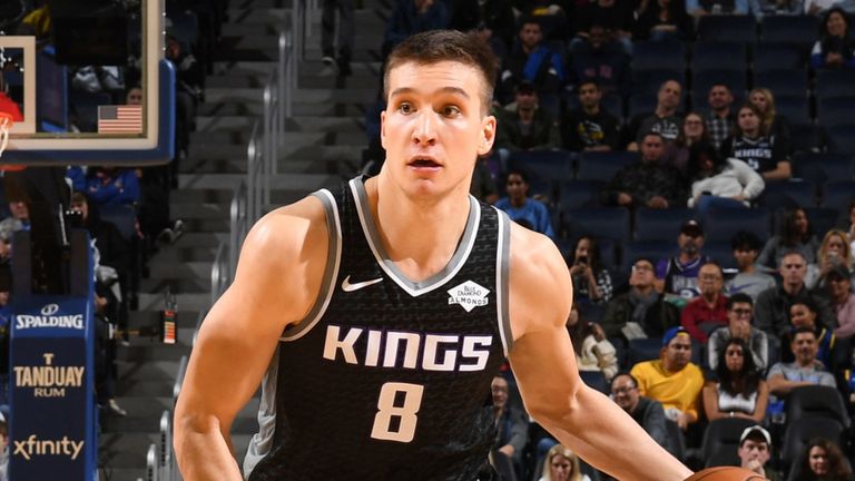 Bogdan Bogdanovic drives into the lane against the Golden State Warriors