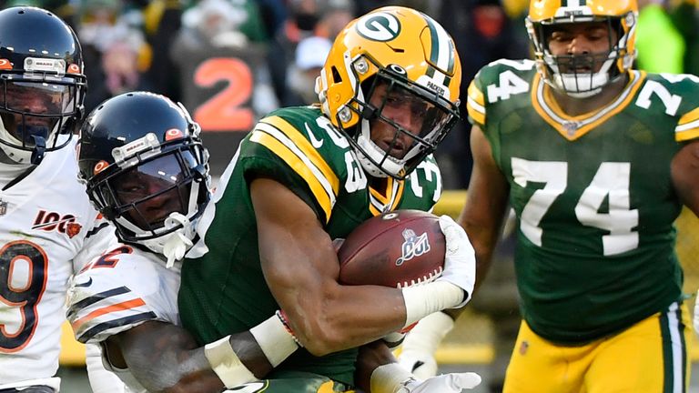 Packers running back Aaron Jones