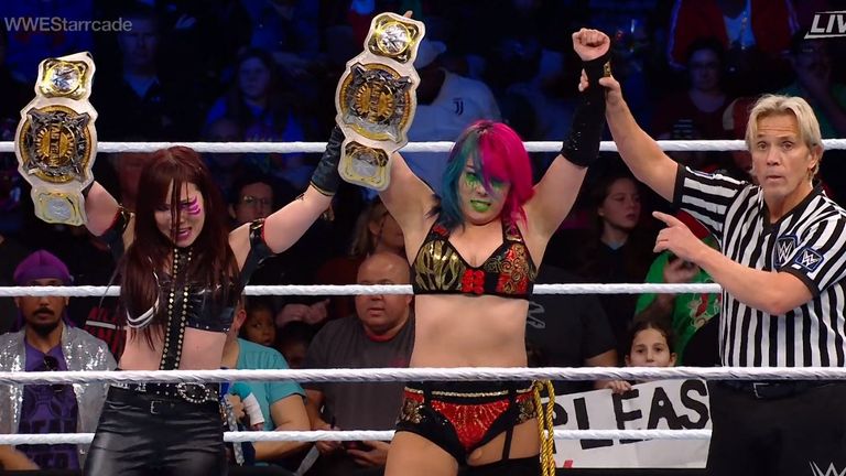 Asuka forced Nikki Cross to tap out at Starrcade