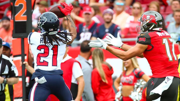 Houston Texans Beat Tampa Bay Buccaneers 23-20, Win AFC South