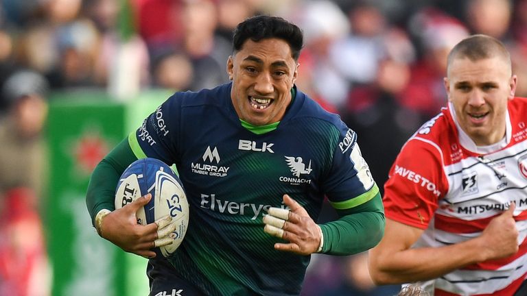 14 December 2019; Bundee Aki of Connacht escapes the tackle of Gerbrandt Grobler of Gloucester during the Heineken Champions Cup Pool 5 Round 4 match between Connacht and Gloucester at The Sportsground in Galway. Photo by Harry Murphy/Sportsfile
