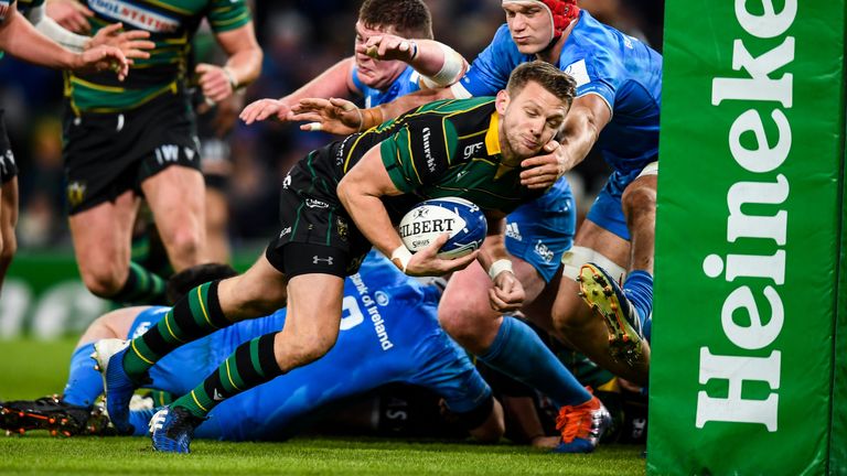 14 December 2019; Dan Biggar of Northampton Saints scores his side's first try during the Heineken Champions Cup Pool 1 Round 4 match between Leinster and Northampton Saints at the Aviva Stadium in Dublin. Photo by Stephen McCarthy/Sportsfile
