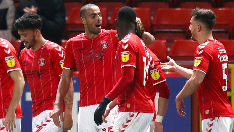 Charlton Athletic's Darren Pratley (centre) celebrates scoring his side's first goal of the game against Hull