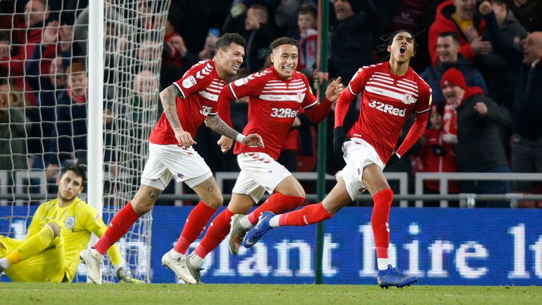 HUDDERSFIELD, ENGLAND - DECEMBER 15:  during the Premier League match between Huddersfield Town and Newcastle United at John Smith's Stadium on December 15, 2018 in Huddersfield, United Kingdom. (Photo by John Early/Getty Images)