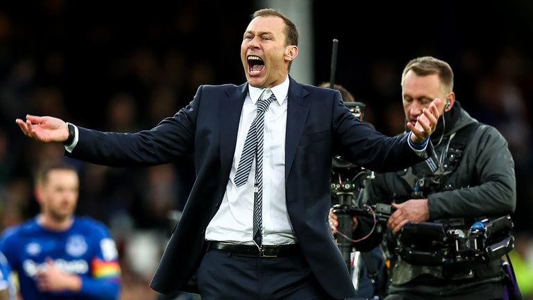 Duncan Ferguson celebrates Everton's 3-1 win over Chelsea at full-time
