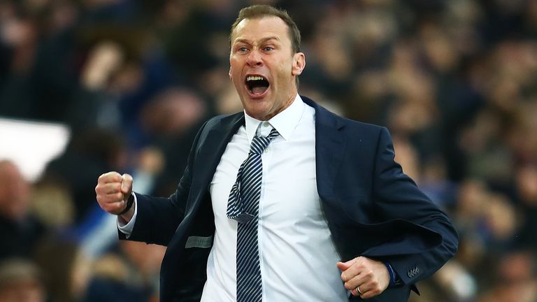 Duncan Ferguson celebrates Everton&#39;s third goal against Chelsea