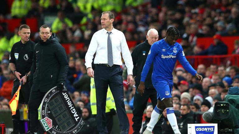 Duncan Ferguson subbed off Moise Kean after subbing him on - the player walked straight down the tunnel 