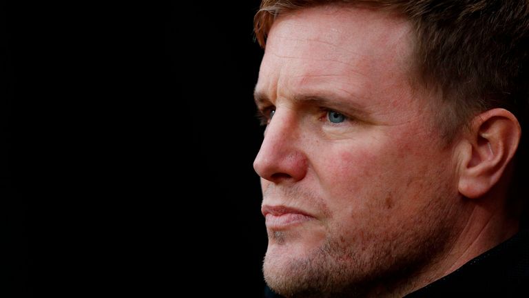 Bournemouth&#39;s English manager Eddie Howe waits for kick off of the English Premier League football match between Bournemouth and Liverpool at the Vitality Stadium in Bournemouth, southern England on December 7, 2019