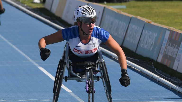 Hannah Cockroft in action