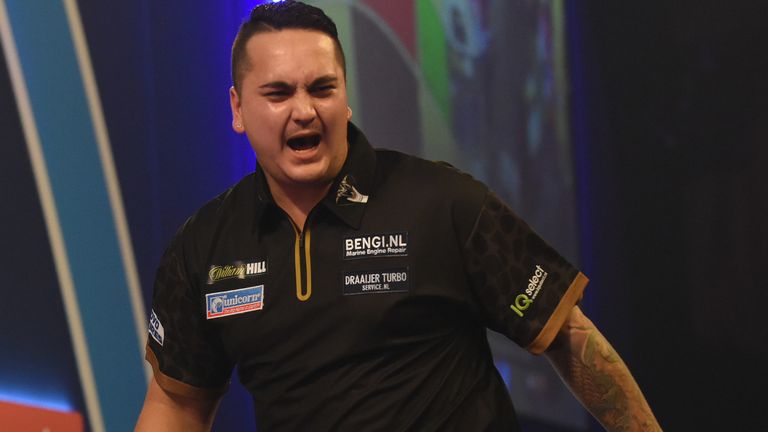 WILLIAM HILL PDC WORLD CHAMPIONSHIP 2020.ALEXANDRA PALACE, LONDON.Round 2.JEFFREY DE ZWAAN v DARIN YOUNG