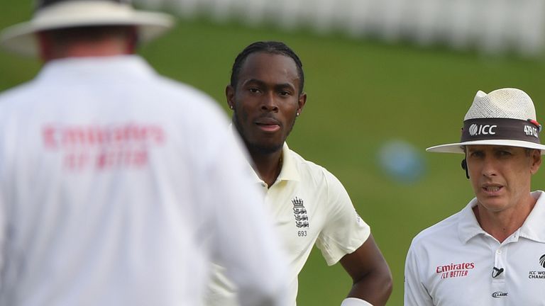 Jofra Archer speaks to the umpires after bowling consecutive high full tosses on day two of the first Test at Centurion