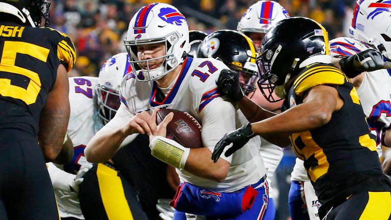 Josh Allen runs in for one-yard touchdown against the Pittsburgh Steelers 