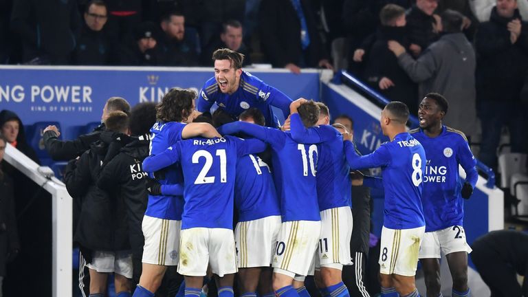 Leicester celebrate Kelechi Iheanacho's late winner against Everton