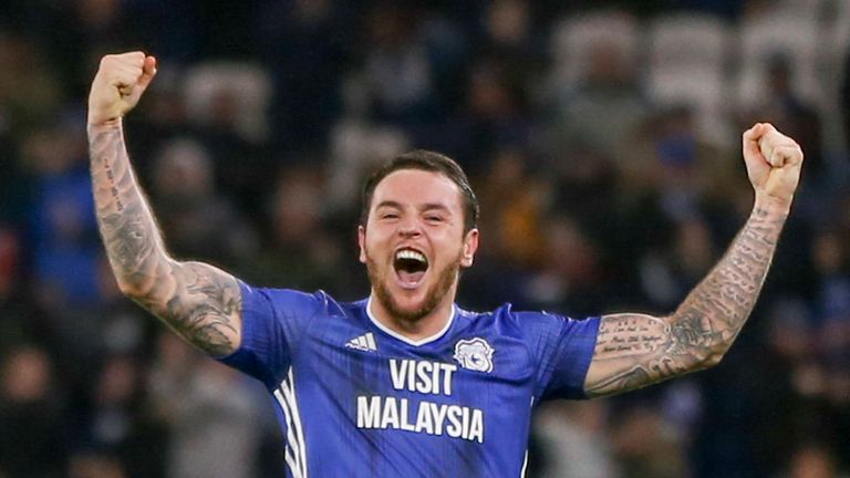 Lee Tomlin scored a 94th-minute winner for Neil Harris' Cardiff