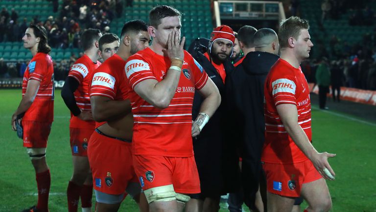 NORTHAMPTON, ENGLAND - NOVEMBER 30: Leicester Tigers look dejected after their defeat during the Gallagher Premiership Rugby match between Northampton Saints and Leicester Tigers at Franklin's Gardens on November 30, 2019 in Northampton, England. (Photo by David Rogers/Getty Images)