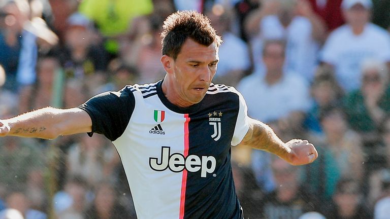 Mario Mandzukic ha comprometido su futuro a Al-Duhail