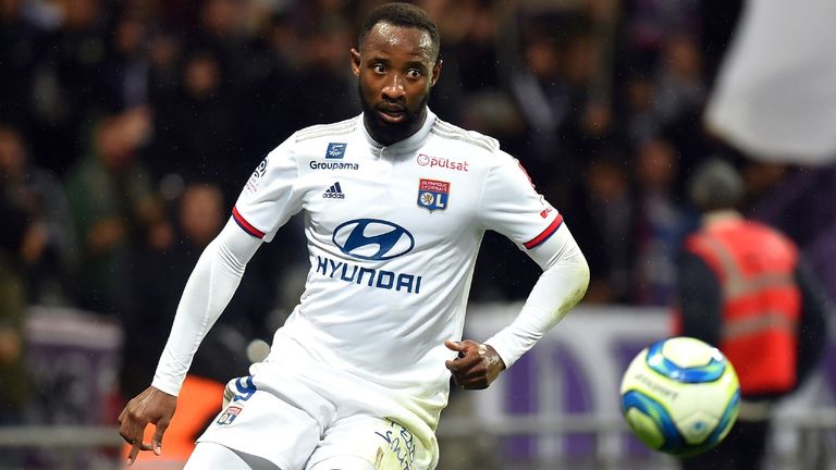 Moussa Dembele in Ligue 1 action against Toulouse on November 2, 2019