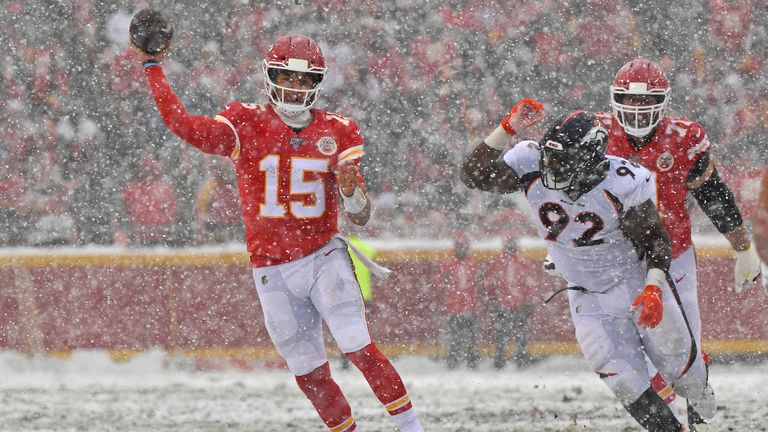 Patrick Mahomes, Chiefs break out 'Snow Globe' play in win over