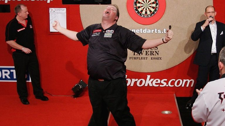 Raymond van Barneveld talks us through his greatest game as he beat Phil Taylor in the final of the 2007 World Championship.