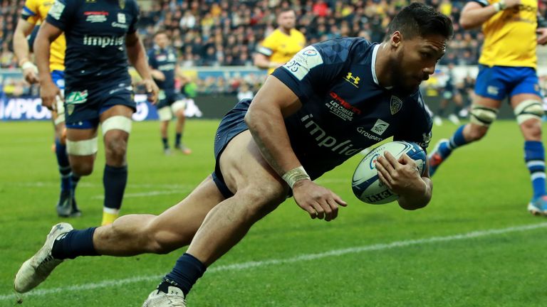 George Moala scores Clermont's bonus-point try